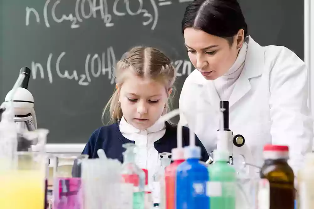 medium-shot-girl-woman-lab